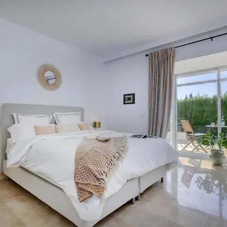 Aloha Gardens In Puerto Banus 아파트